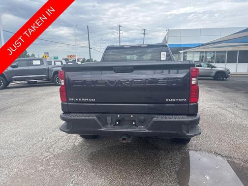 Dark Ash Metallic 2022 Chevrolet Silverado 1500 Custom