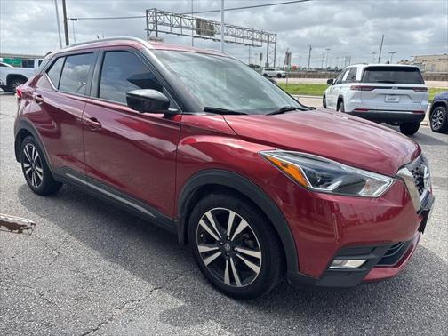 2020 Nissan Kicks SR
