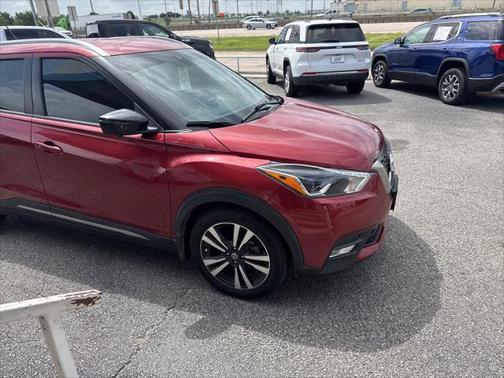 2020 Nissan Kicks SR