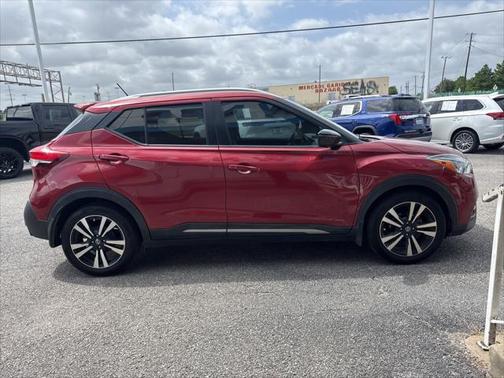 2020 Nissan Kicks SR