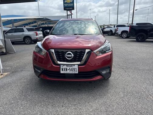 2020 Nissan Kicks SR