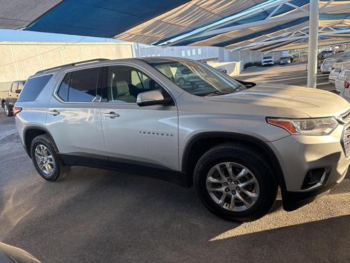 2021 Chevrolet Traverse LT Leather