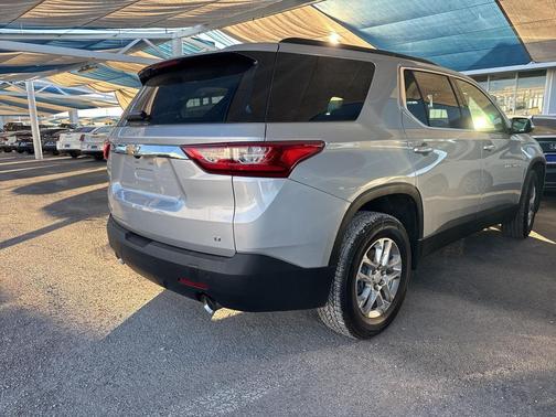 2021 Chevrolet Traverse LT Leather