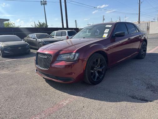 2022 Chrysler 300 Touring