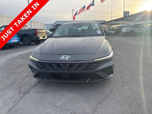 2024 Hyundai ELANTRA Limited