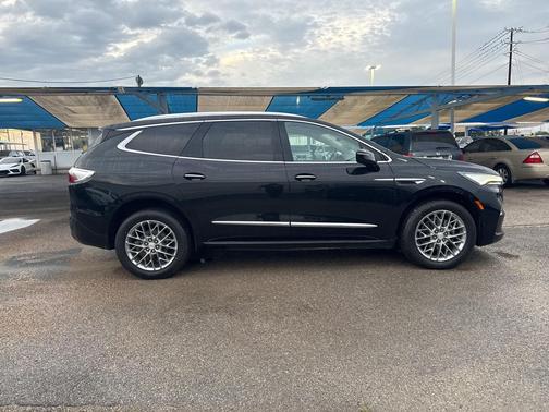 2023 Buick Enclave Essence FWD