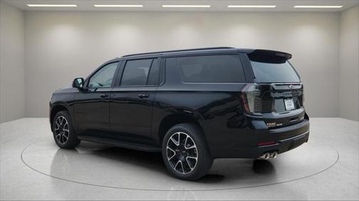 2025 Chevrolet Suburban RST