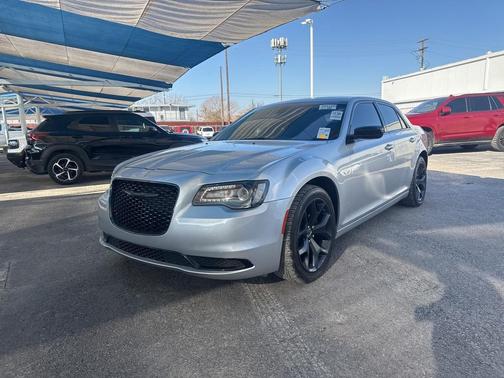 2022 Chrysler 300 Touring
