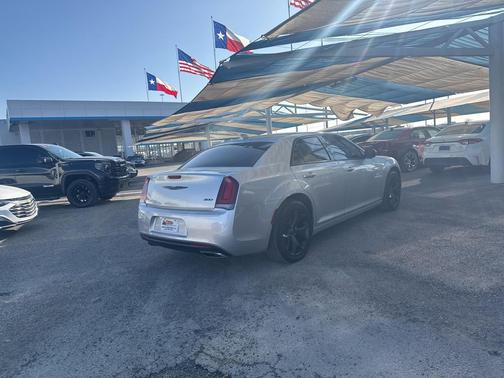 2022 Chrysler 300 Touring