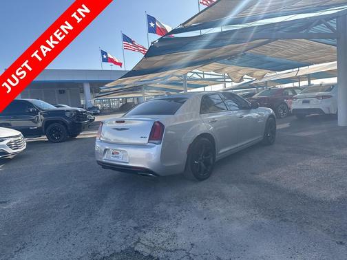 2022 Chrysler 300 Touring