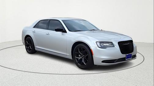 2022 Chrysler 300 Touring