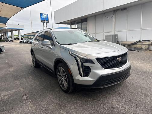 Radiant Silver Metallic 2020 Cadillac XT4 Sport