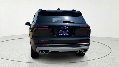 Mosaic Black Metallic 2026 Chevrolet Traverse LT
