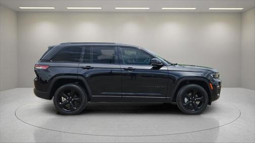 2023 Jeep Grand Cherokee Limited X