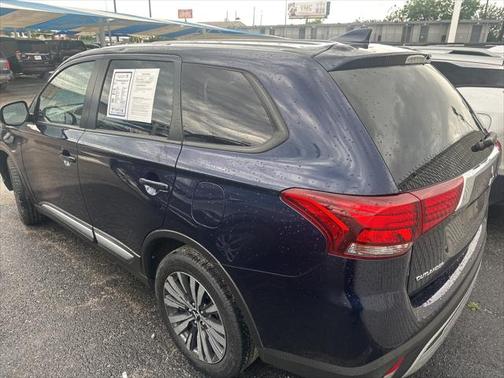 2020 Mitsubishi Outlander ES