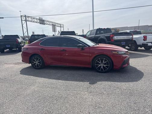 2022 Toyota Camry SE