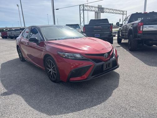 2022 Toyota Camry SE