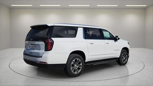 2025 Chevrolet Suburban LS