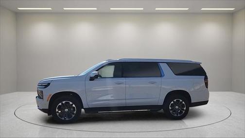 2025 Chevrolet Suburban LS