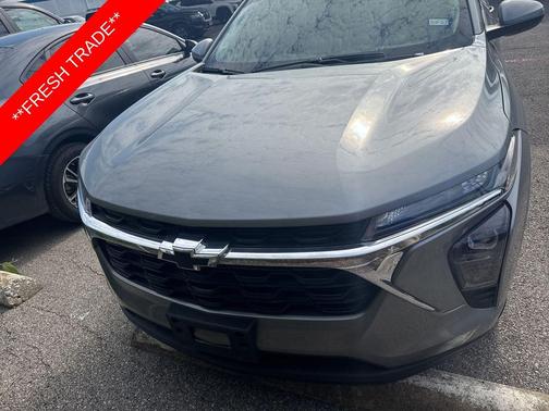 Sterling Gray Metallic 2025 Chevrolet Trax LS