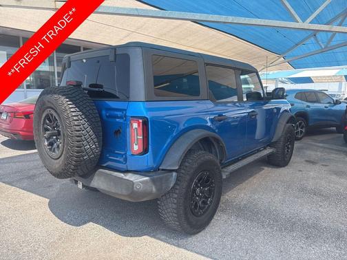 Velocity Blue Metallic 2023 Ford Bronco Wildtrak