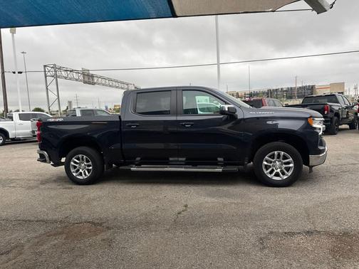 Dark Ash Metallic 2024 Chevrolet Silverado 1500 LT
