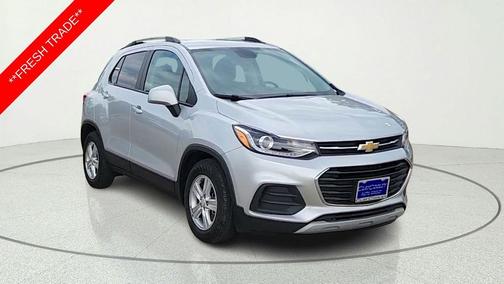 Silver Ice Metallic 2021 Chevrolet Trax LT