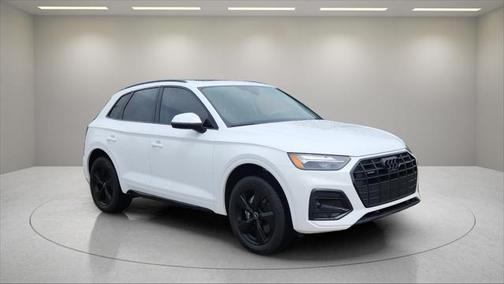 2024 Audi Q5 40 Premium Plus