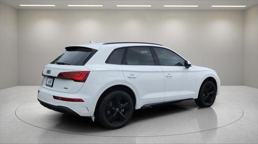 2024 Audi Q5 40 Premium Plus