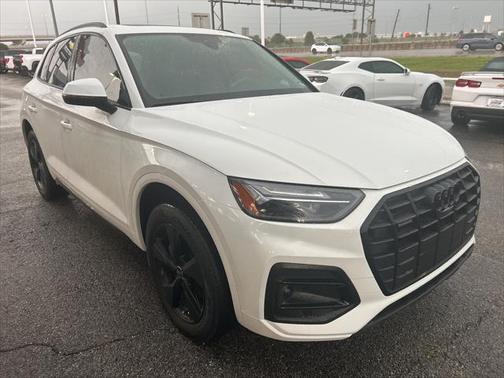 2024 Audi Q5 40 Premium Plus