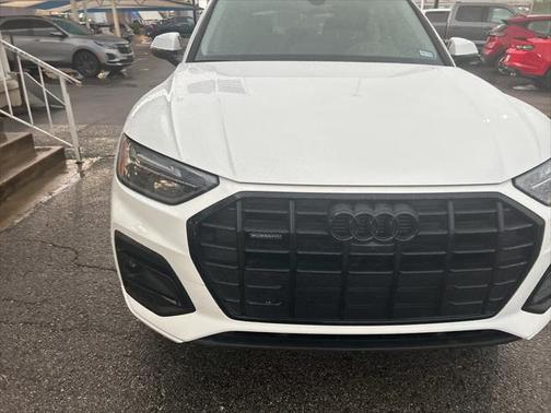 2024 Audi Q5 40 Premium Plus