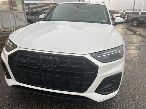 2024 Audi Q5 40 Premium Plus