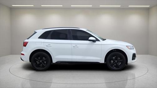 2024 Audi Q5 40 Premium Plus