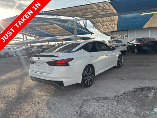 2021 Nissan Altima SR FWD