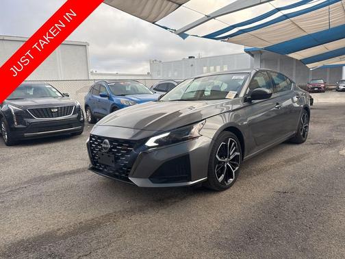 2023 Nissan Altima SR FWD