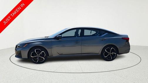 Gun Metallic 2023 Nissan Altima SR FWD