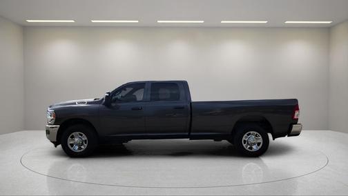 2024 RAM 2500 Tradesman Crew Cab 4x2 8' Box