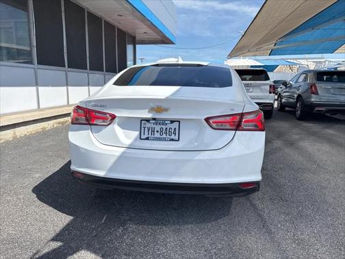 2022 Chevrolet Malibu FWD LT