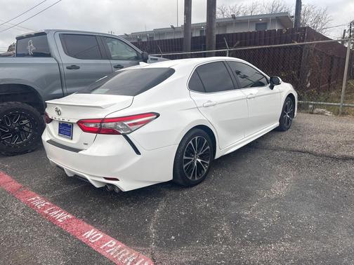 2019 Toyota Camry SE