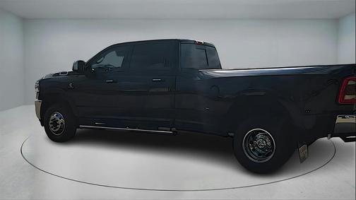 2019 RAM 3500 Laramie Crew Cab 4x4 8' Box