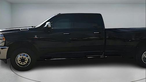 2019 RAM 3500 Laramie Crew Cab 4x4 8' Box