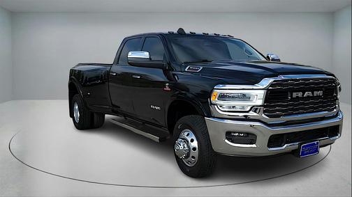 2019 RAM 3500 Laramie Crew Cab 4x4 8' Box