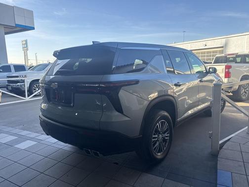 2024 Chevrolet Traverse LS