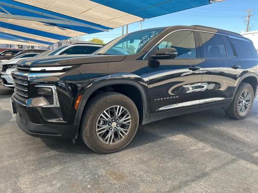 2024 Chevrolet Traverse LT