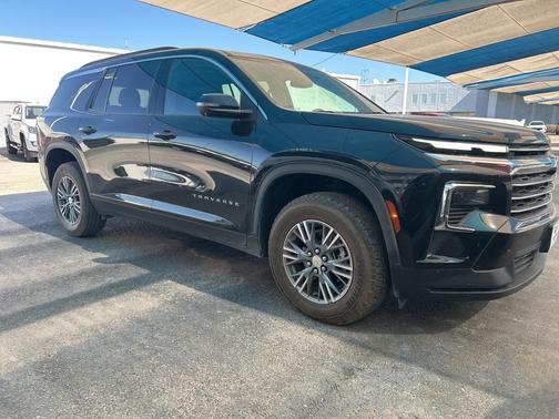 2024 Chevrolet Traverse LT