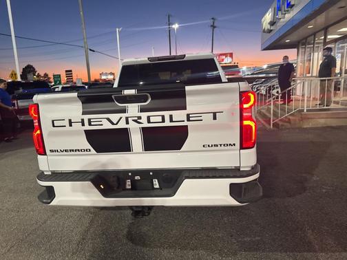 2022 Chevrolet Silverado 1500 Custom