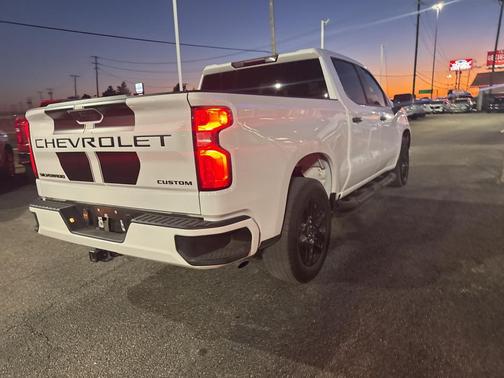 2022 Chevrolet Silverado 1500 Custom