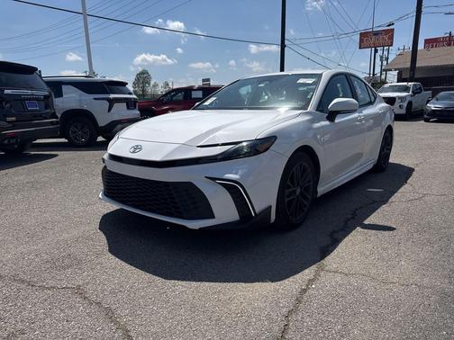 Ice Cap 2025 Toyota Camry SE