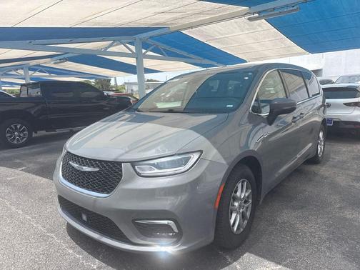 Ceramic Gray Clearcoat 2023 Chrysler Pacifica Touring L