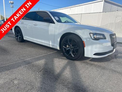 2022 Chrysler 300 Touring